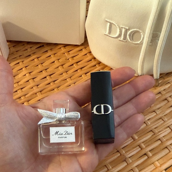 Dior Lipstick and makeup bag Gift Set - Picture 3 of 3